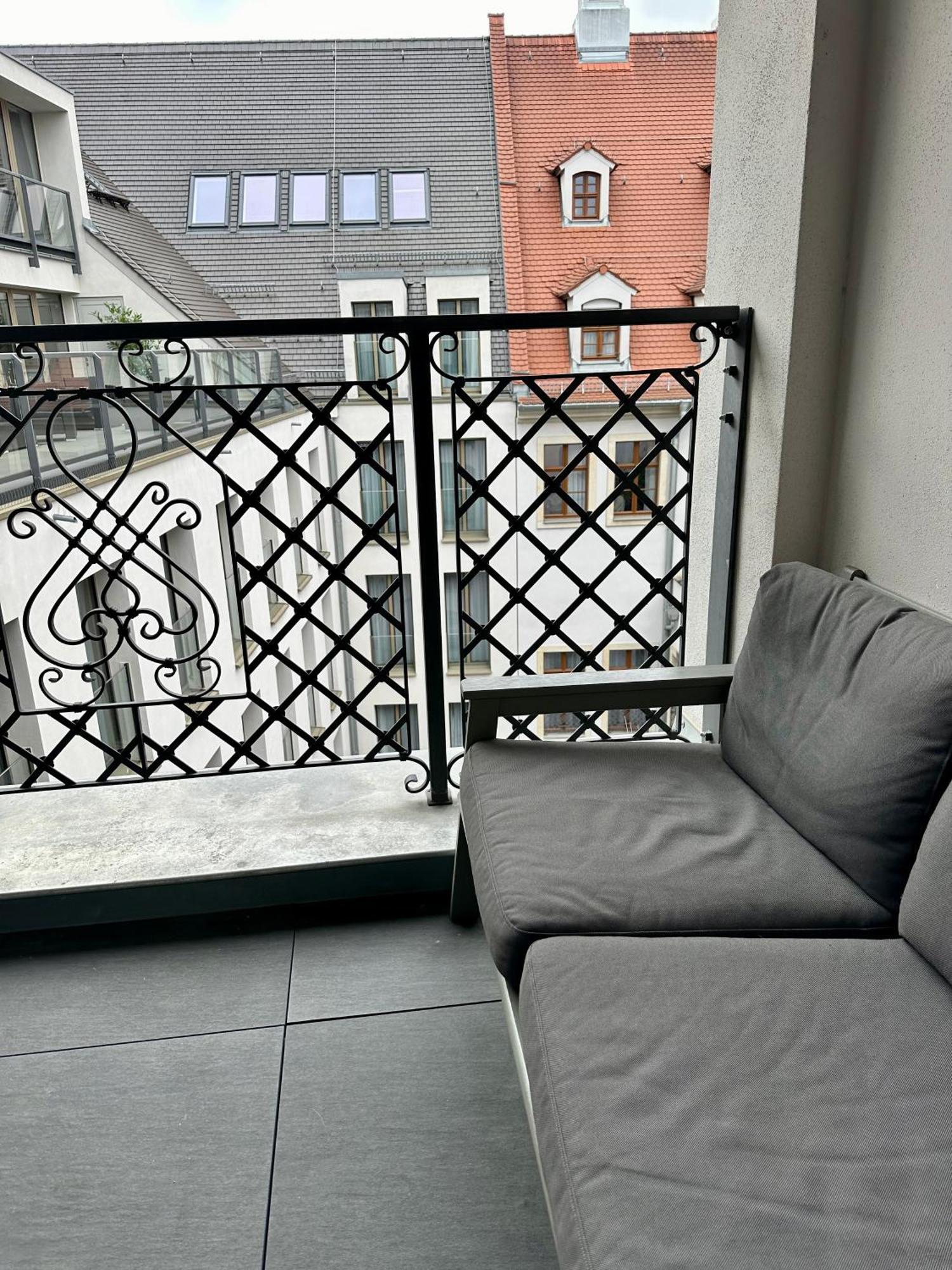 Exklusives Apartment Mit Einmaligem Blick Zur Frauenkirche - Parkplatz Kostenfrei Dresden Exterior foto