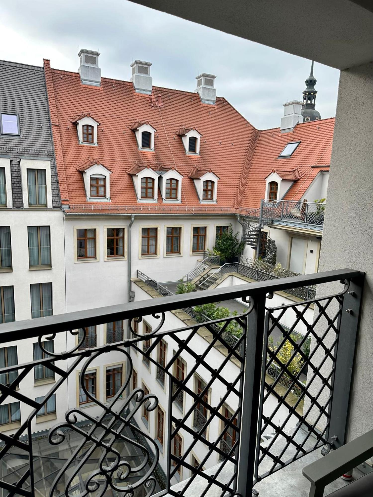Exklusives Apartment Mit Einmaligem Blick Zur Frauenkirche - Parkplatz Kostenfrei Dresden Exterior foto
