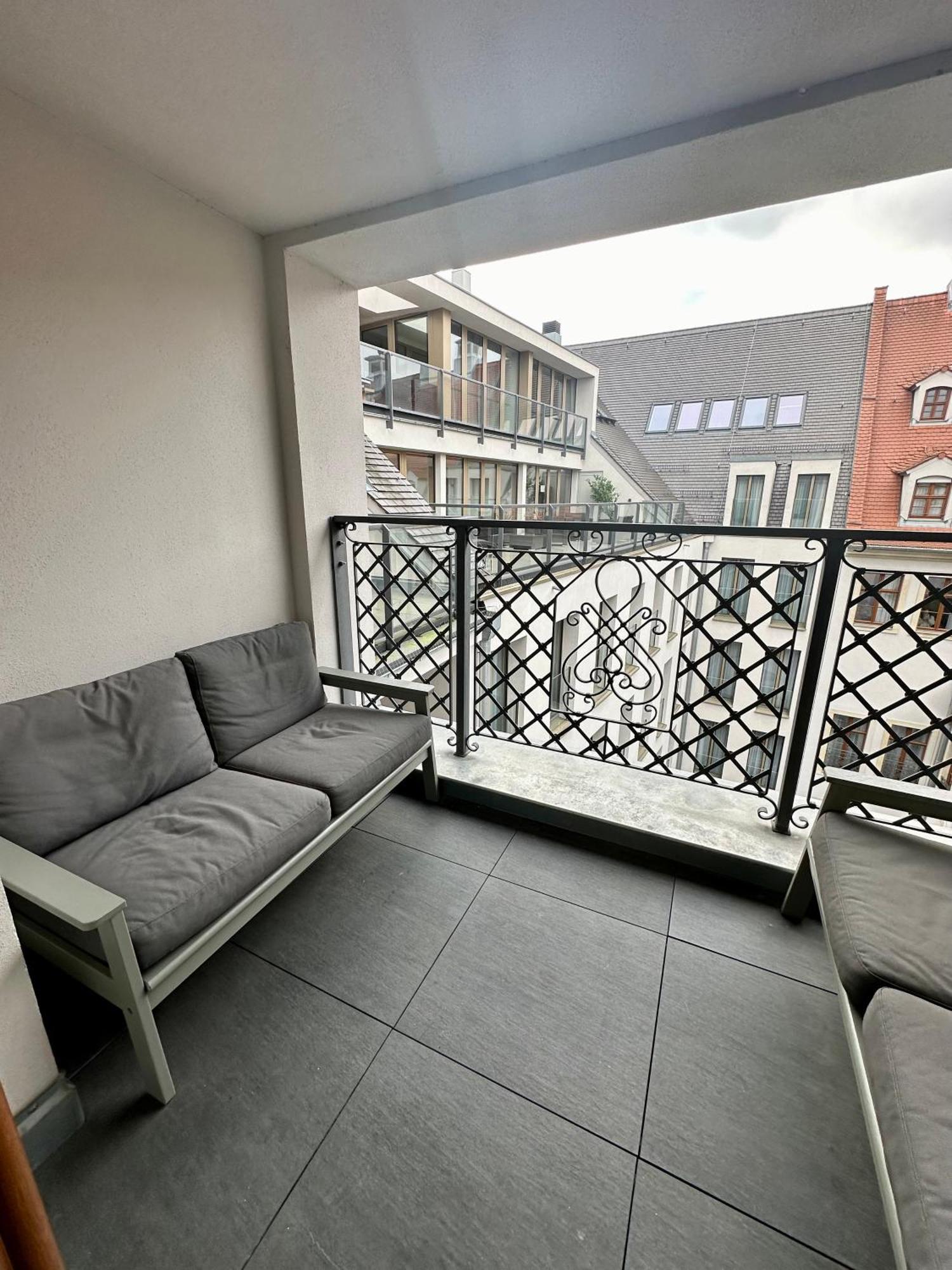 Exklusives Apartment Mit Einmaligem Blick Zur Frauenkirche - Parkplatz Kostenfrei Dresden Exterior foto